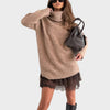 Maglione beige e abito marrone