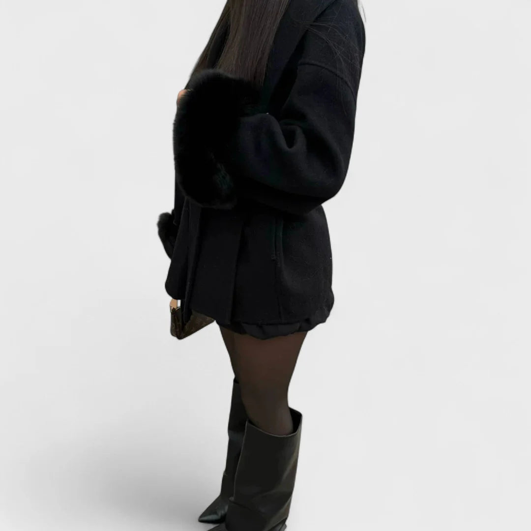 Woolcat | Cappotto elegante con dettagli in pelliccia ecologica